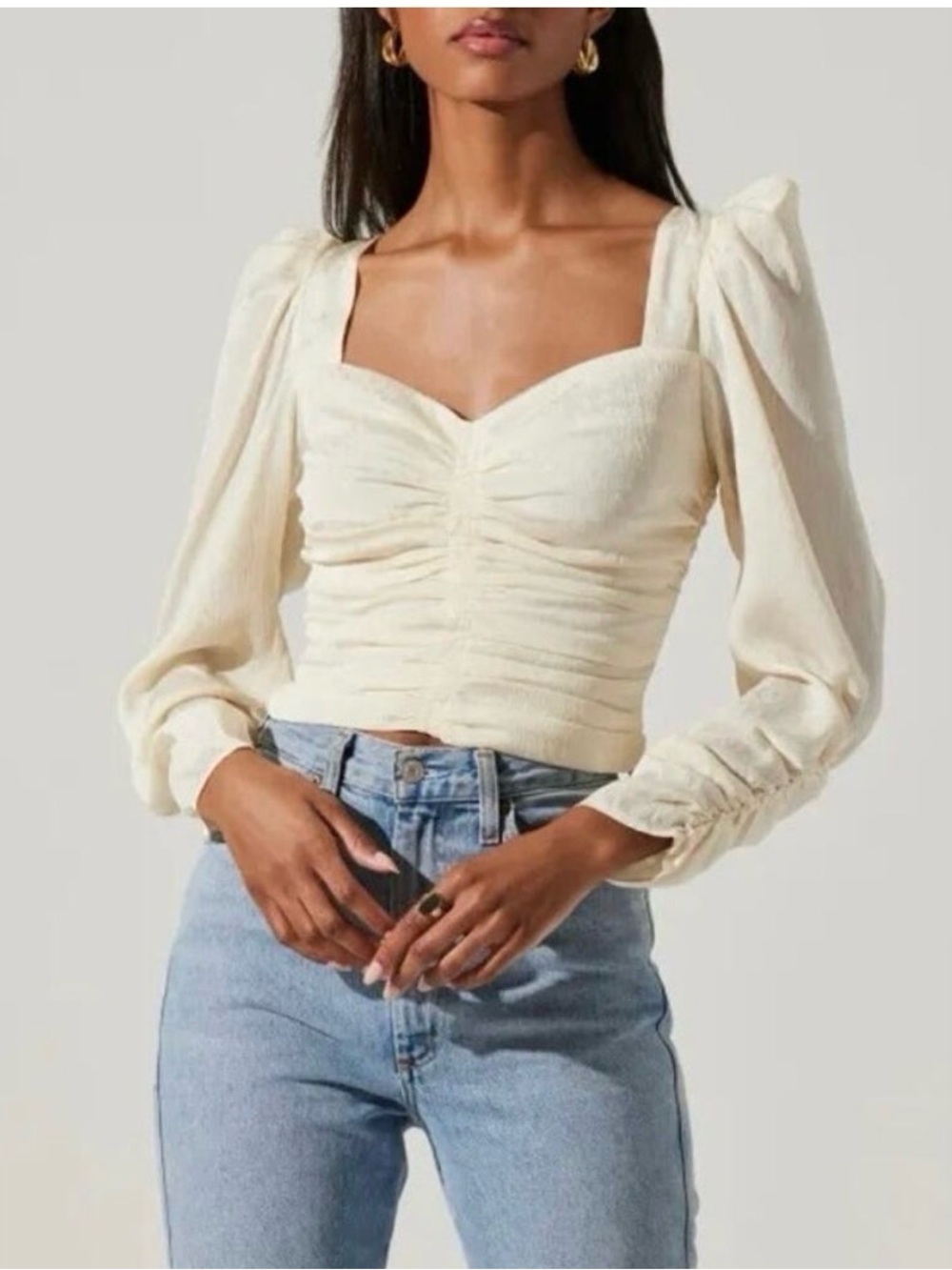 Astr Cream Ruched Sweetheart Long-Sleeve Crop Top